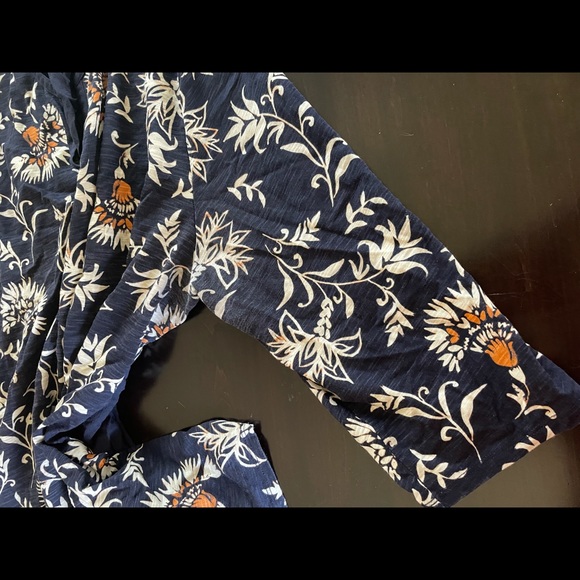 Navy Floral Top - Picture 4 of 7